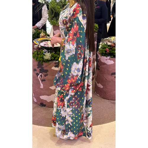 دراعة قصة وآسعة اللون أبيض بأحمر