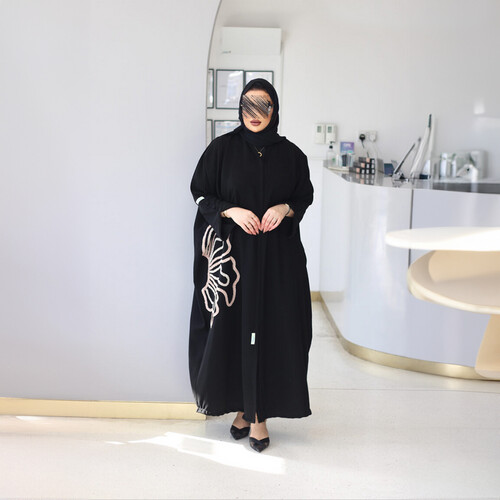 عباية قصة واسعة تطريز وردة LA 13