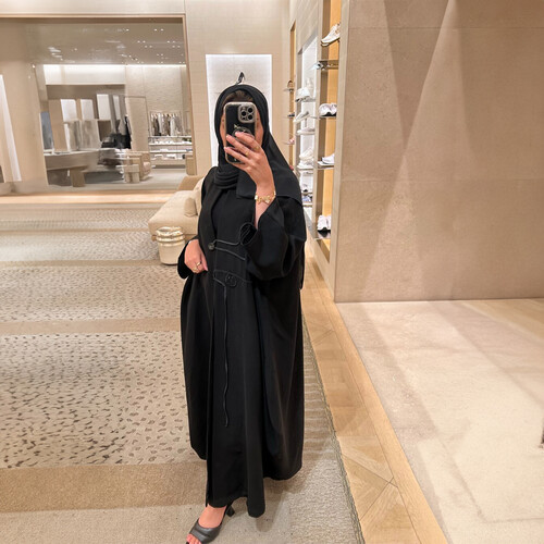 عباية قصة قطريه واسعه LA36