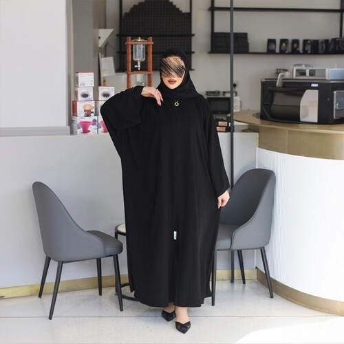 عباية قصة جاينيز الكم خطوط لون اسود ببيج LA 17