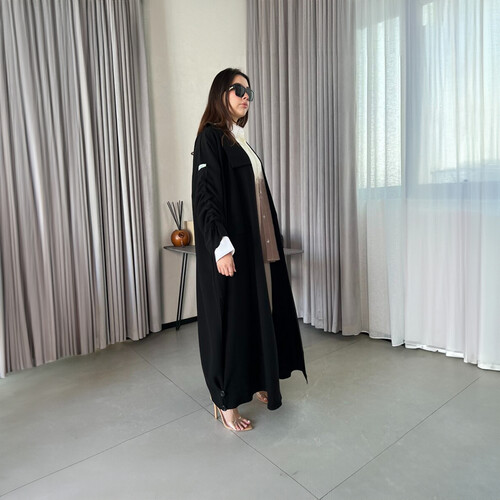 عبايه زم على الاكمام LA 25