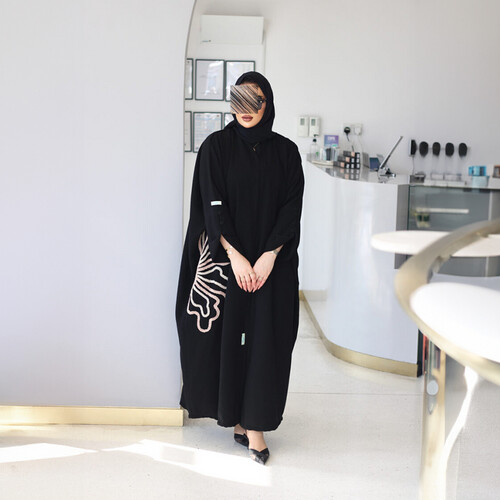 عباية قصة واسعة تطريز وردة LA 13