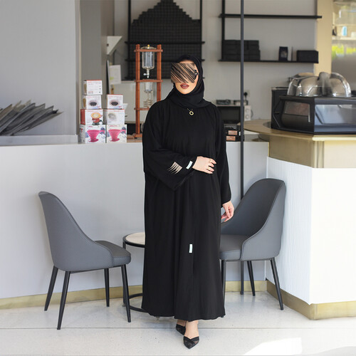 عباية قصة جاينيز الكم خطوط لون اسود ببيج LA 17