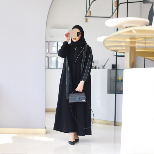 عباية قصة بليزر تطريز اوف وايت بشكل خطوط مع خطوط شانتون LA 14