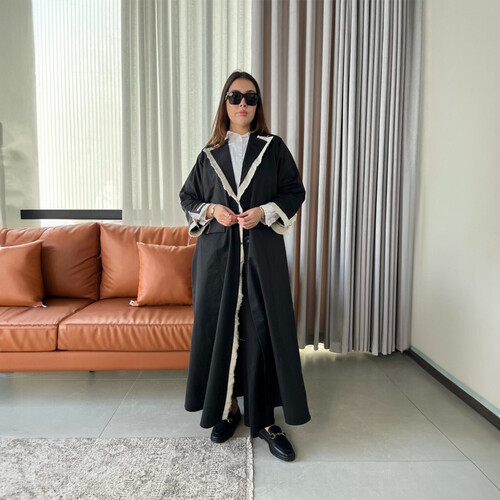 عباية ترانش كوت مع لون اوف وايت LA 27