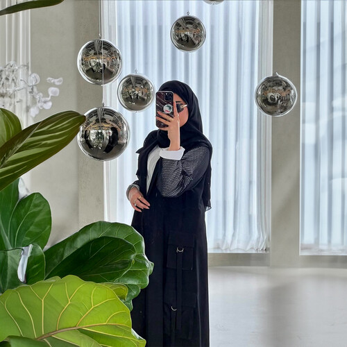 عباية اكمام شبك La 23