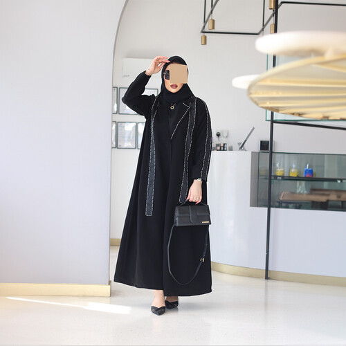 عباية قصة بليزر تطريز اوف وايت بشكل خطوط مع خطوط شانتون LA 14