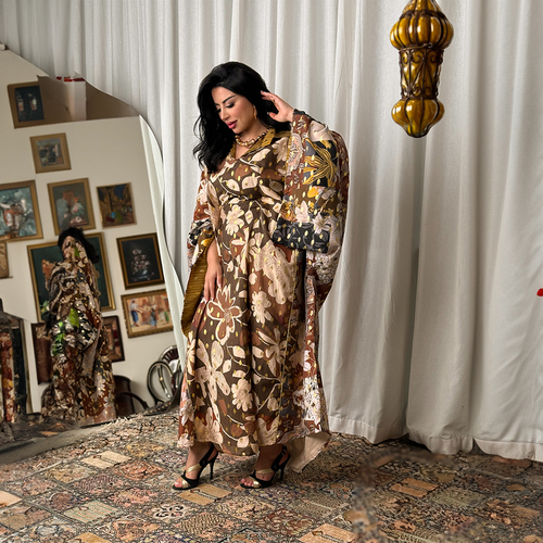 دراعة قصة وآسعة اللون بني