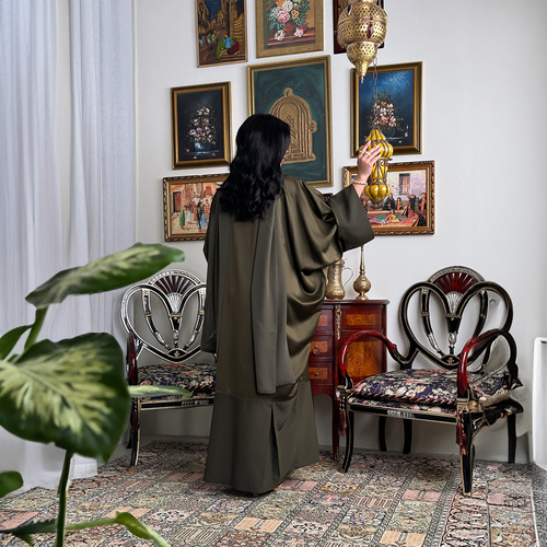 بدله من القطن الحرير مع شال لون زيتي