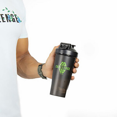 شيكر بلاستيك مع خلاط لون اسود