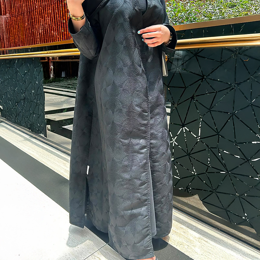 Qatari Bisht-style cut, crafted from lightweight, breathable summer fabric with finished edge detail