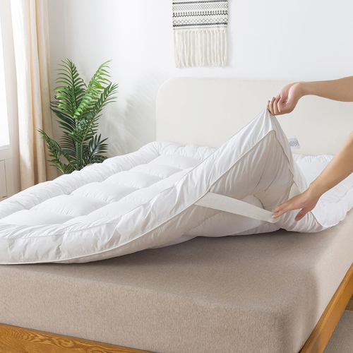 لباد سرير فندقي أبيض