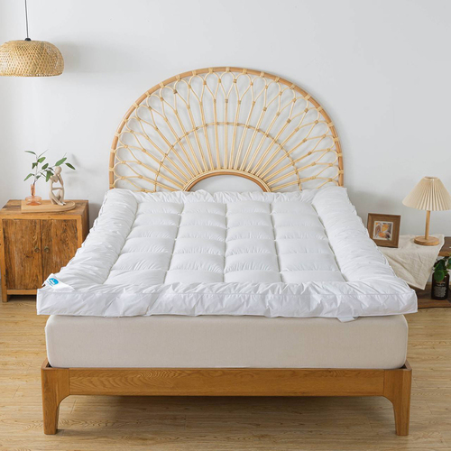 لباد سرير فندقي أبيض