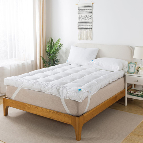 لباد سرير فندقي أبيض