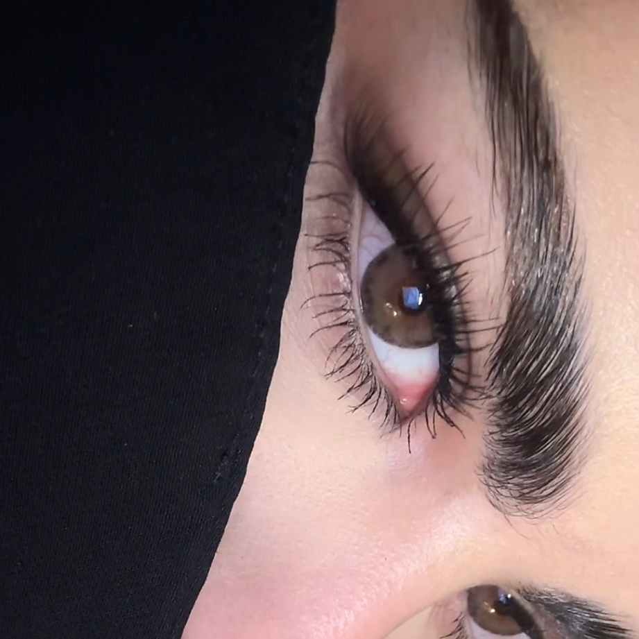 جل حواجب بالفيتامين