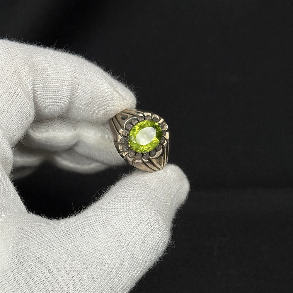 peridot stone with silver zinjan
