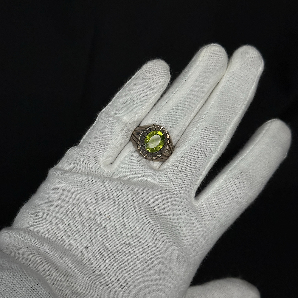 peridot stone with silver zinjan