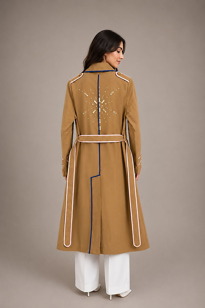 Trench Coat With Lines And Embroidery Backside