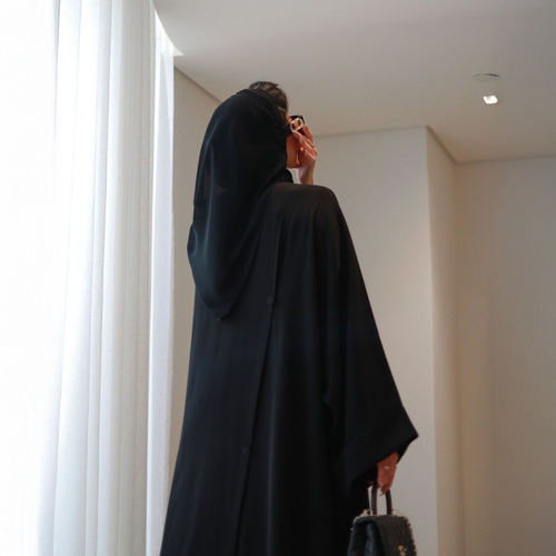 Button Bisht Abaya