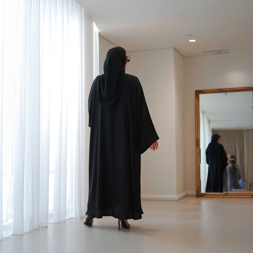Button Bisht Abaya