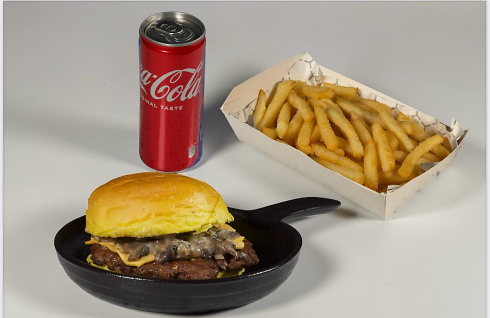 وجبة برجر لحم بالتروفل