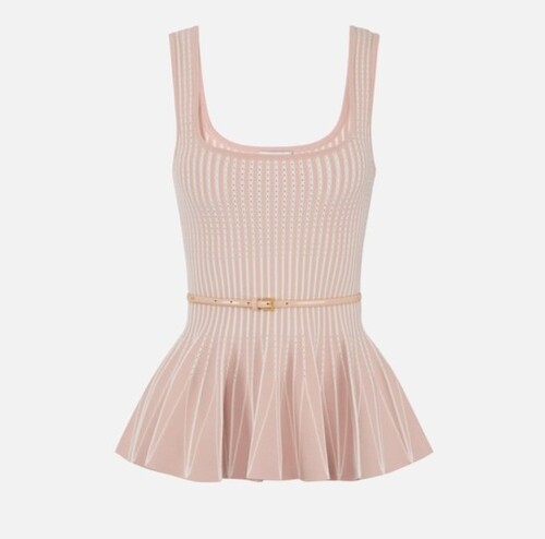 بلوزة نسائية