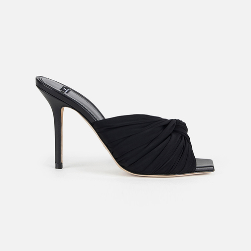 أحذية نسائية