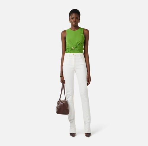 بلوزة نسائية