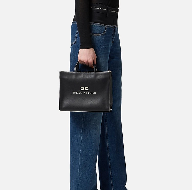 حقيبة نسائية