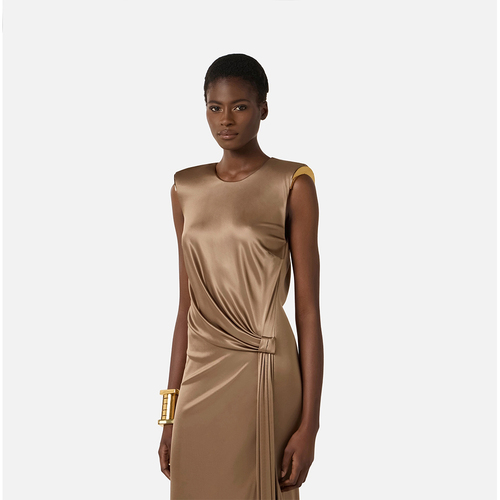 فستان نسائي