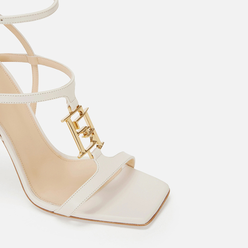 أحذية نسائية