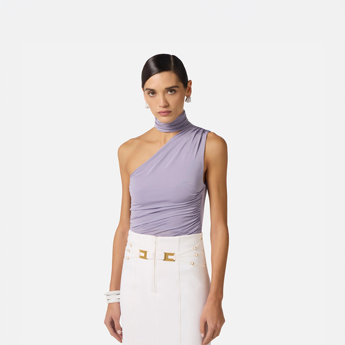 بلوزة نسائية