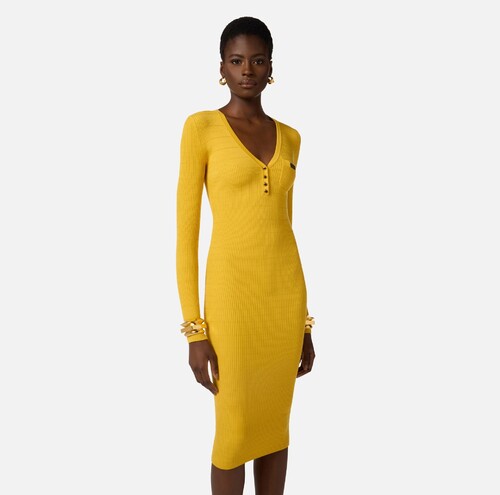 فستان نسائي