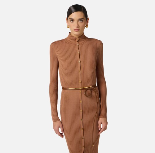 فستان نسائي