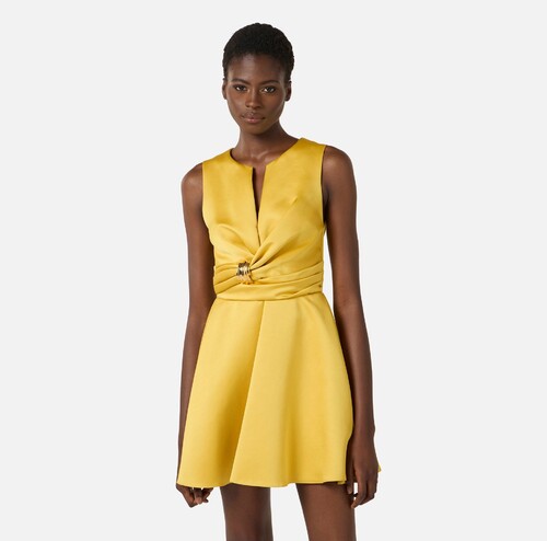 فستان نسائي