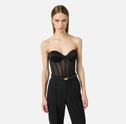 بلوزة نسائية