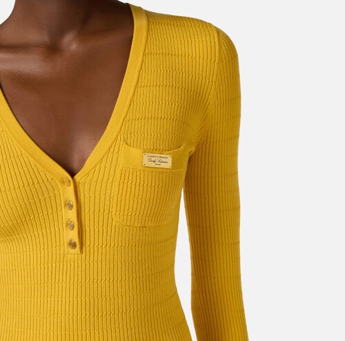 فستان نسائي