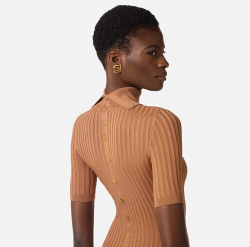 فستان نسائي