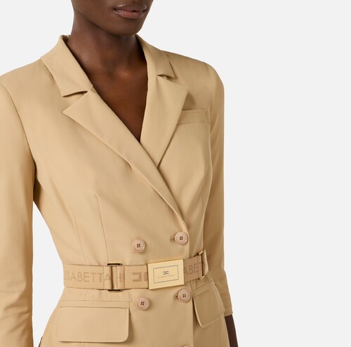 فستان نسائي