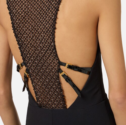 فستان نسائي