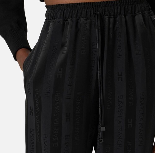 بنطلون نسائي