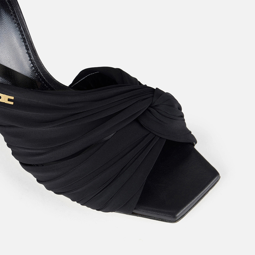 أحذية نسائية