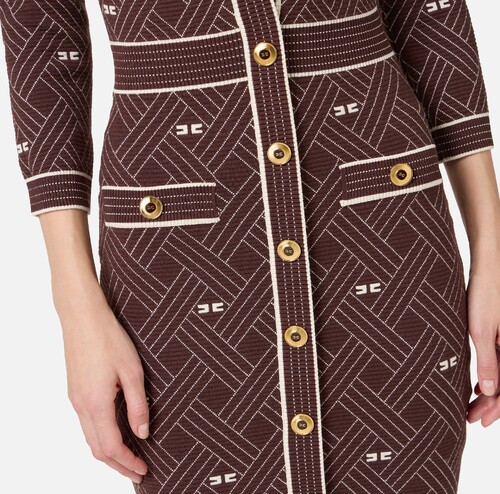 فستان نسائي