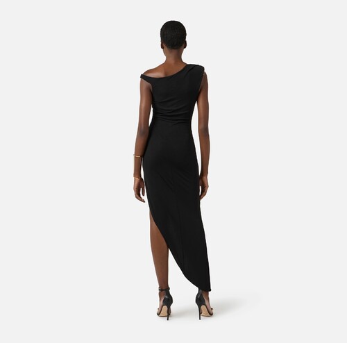 فستان نسائي