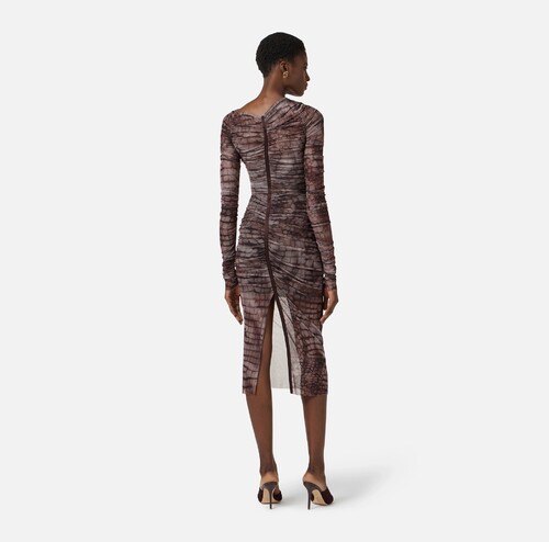 فستان نسائي