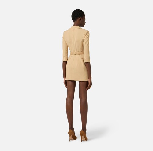 فستان نسائي