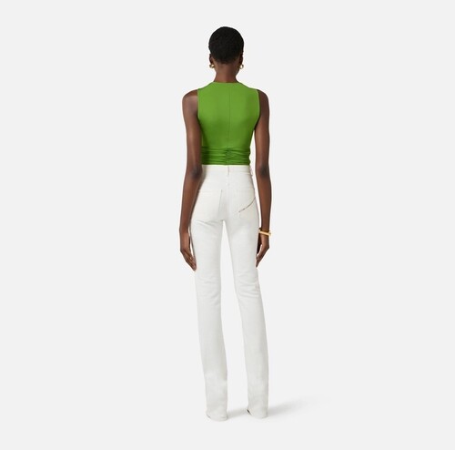 بلوزة نسائية