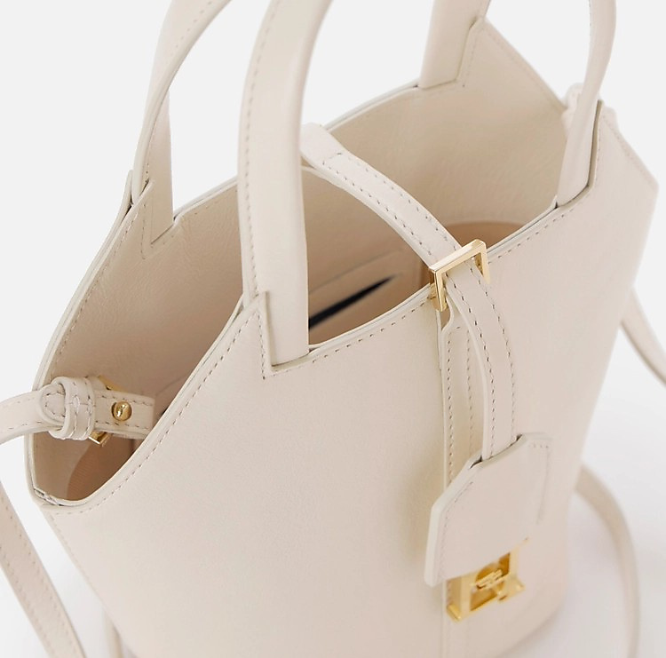 حقيبة نسائية