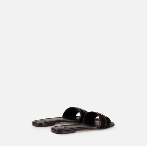 أحذية نسائية