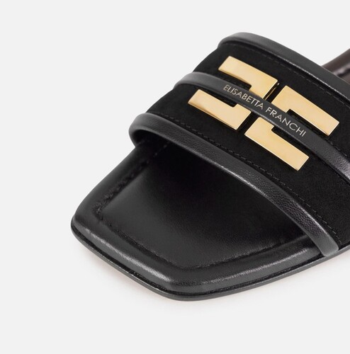 أحذية نسائية